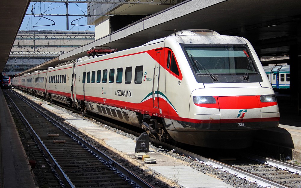 FS, Hochgeschwindigkeitszug mit Neigetechnik der Reihe ETR 4