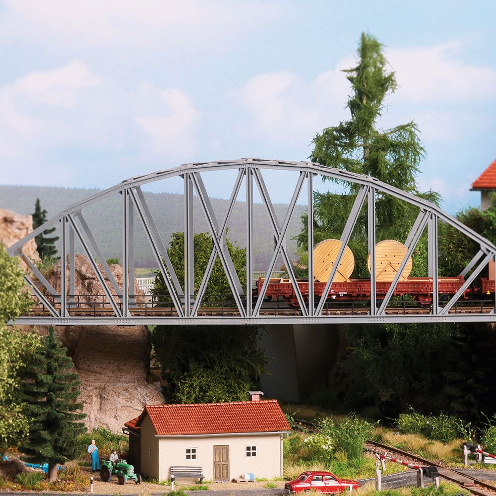 Stahlbogenbrücke TT
