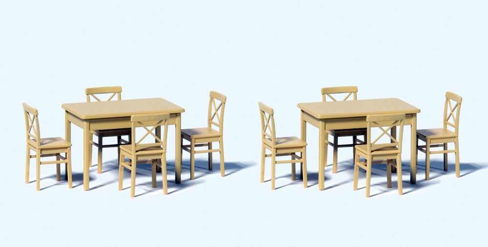 2 Tische und 8 Stühle. Bausatz