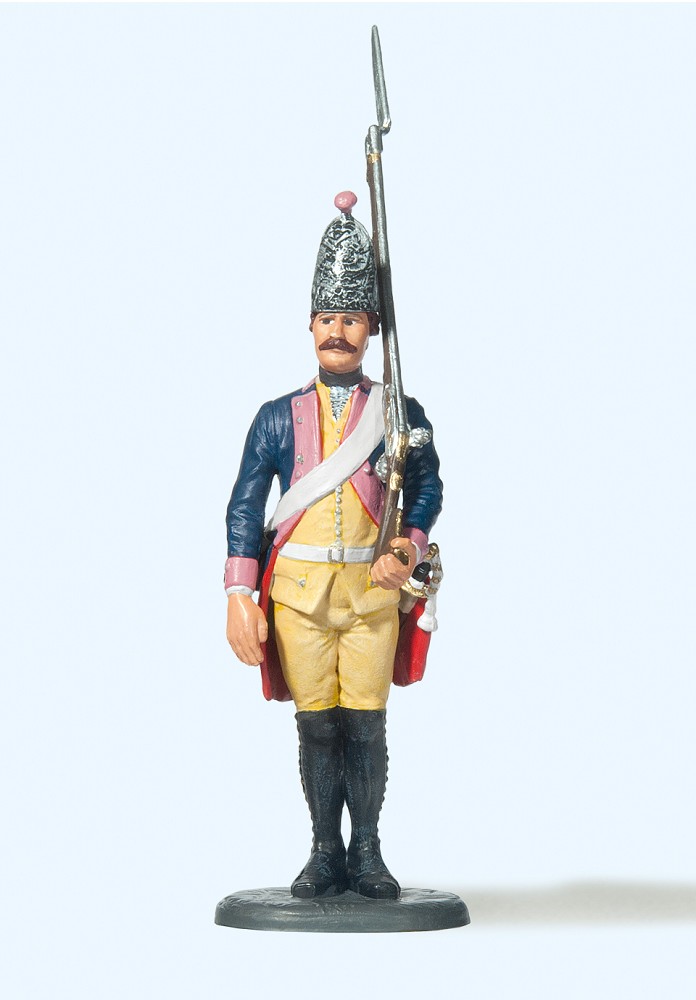 Granadier stehend, Gewehr geschultert