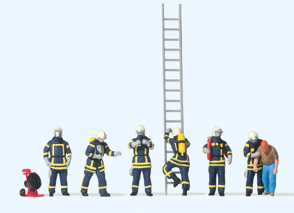 Feuerwehrleute in moderner Einsatzkleidu
