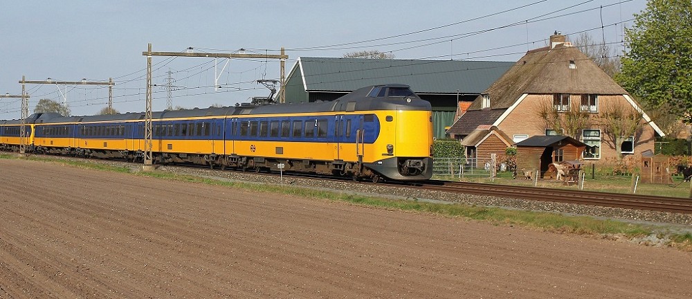 NS ICM 4-teilig, modernisiert, gelb, DCC