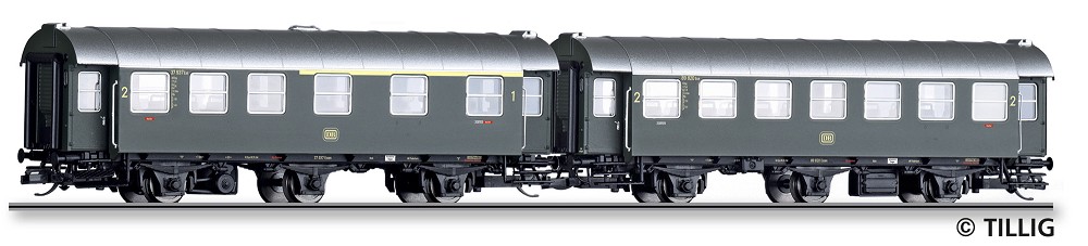Reisezugwagen-Paar der DB