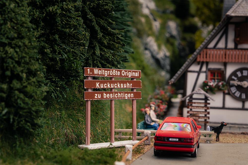 Jubiläumsmodell 1. Weltgrößte Kuckucksuhr, H0