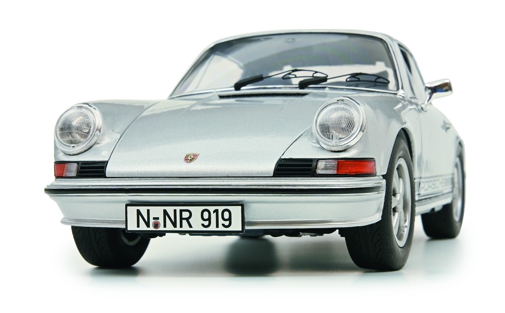 Porsche 911S Coupé silber1:18