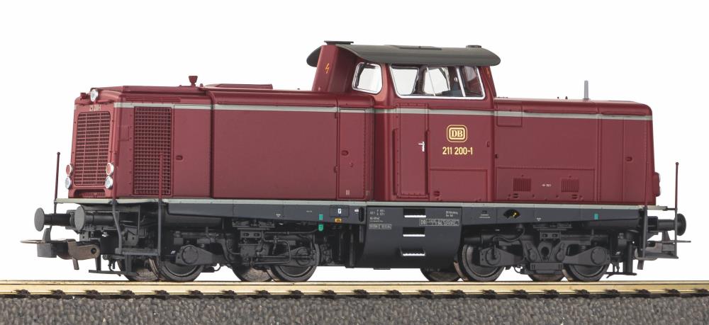 ~Diesellok BR 211 DB IV + PluX22 Dec.