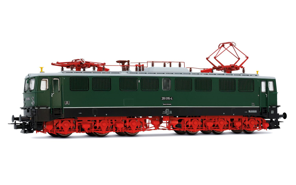 DR, schwere sechsachsige Elektrolokomotive 251 015-4 in grün
