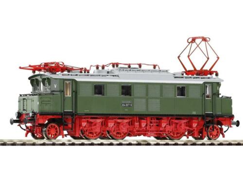 ~E-Lok BR 204 DR IV + PluX16 Dec.