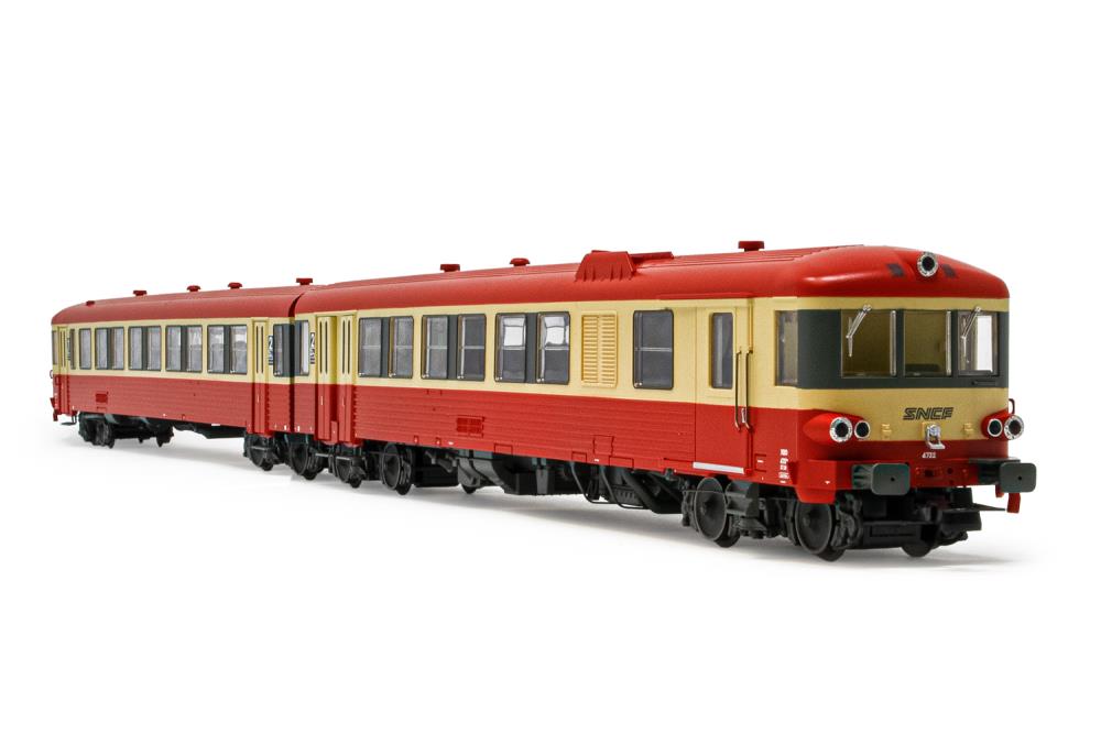 SNCF, 2tlg.Dieseltr. X 4500,rot-creme,Ep.III-IV