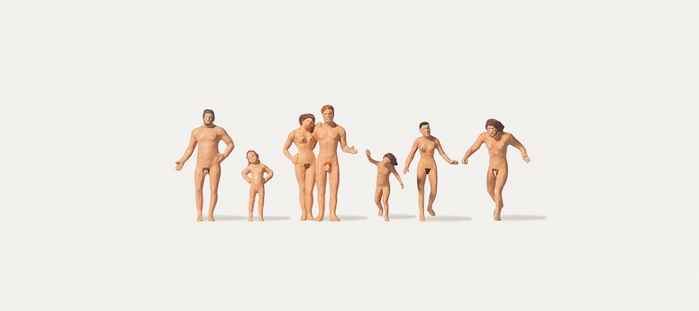 Familie am FKK-Strand