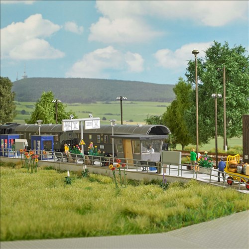 Bahnsteig mit Rampe