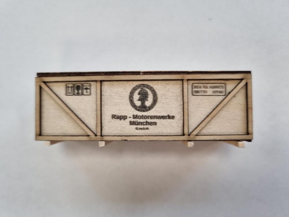 Ladegut Uberseekiste "Rapp Motorenwerke München" Exklusiv Ladegut Uberseekiste "Rapp Motorenwerke München" Exklusiv