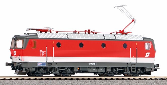 ~E-Lok Rh 1044 ÖBB IV + PluX22 Dec.